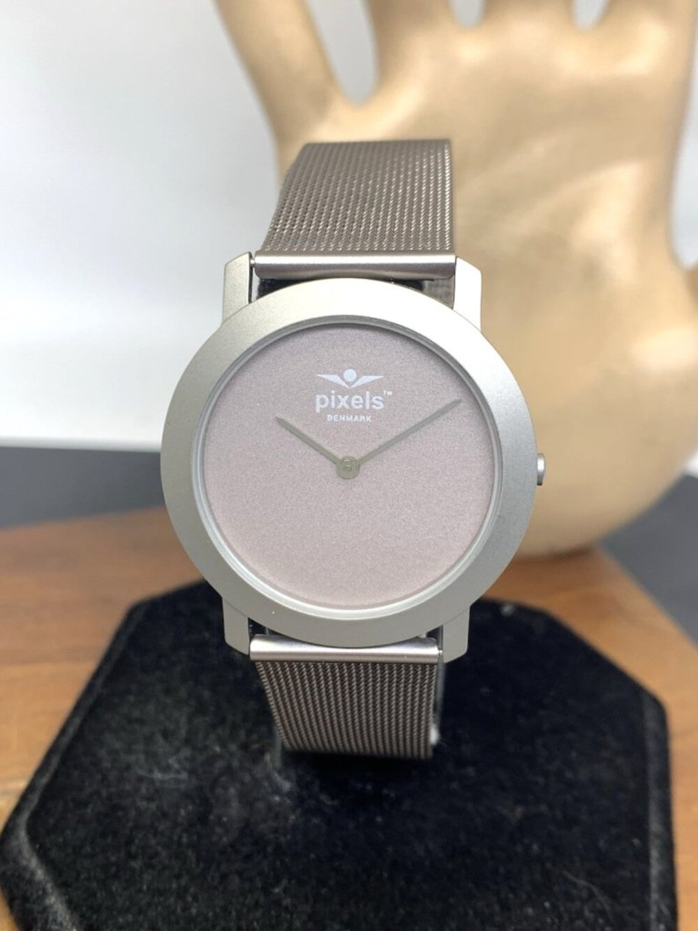 Pixels Denmark Unisex Watch Gray Dial Quartz Titanium Case Stainless Steel Band